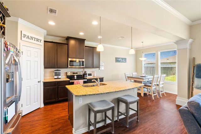 2238 Tallow Drive, Portland, TX 78374