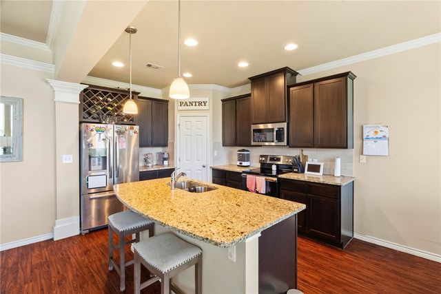 2238 Tallow Drive, Portland, TX 78374
