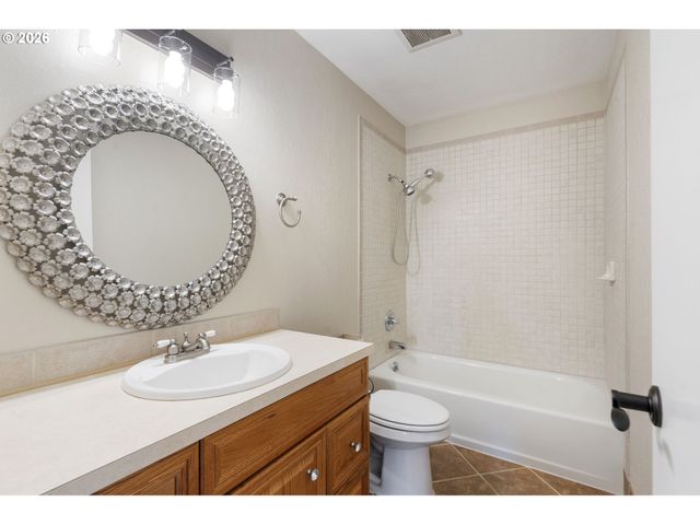 16127 Ne CAPLES Rd, Brush Prairie, WA 98606