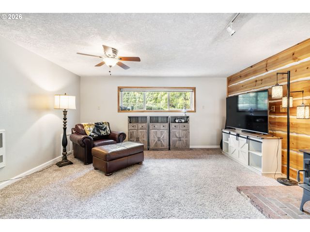 16127 Ne CAPLES Rd, Brush Prairie, WA 98606