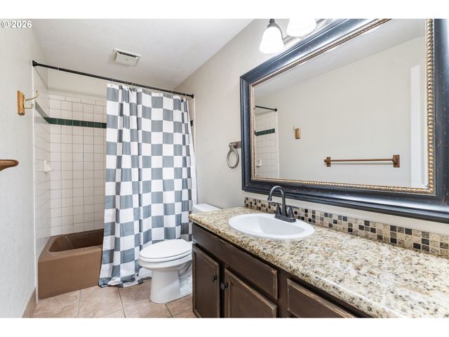 16127 Ne CAPLES Rd, Brush Prairie, WA 98606