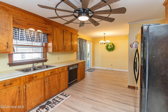 3305 Evelyn Drive, Kinston, NC 28504