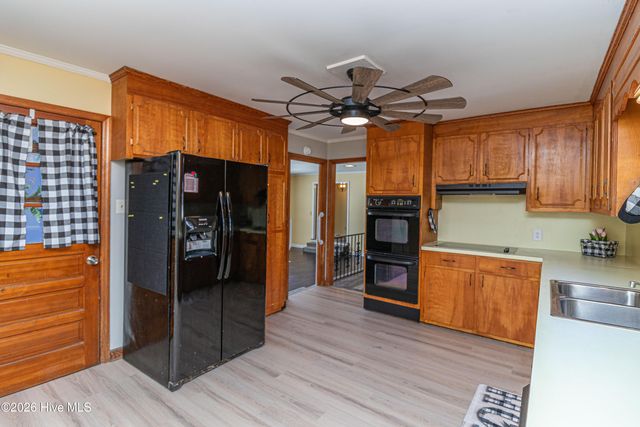 3305 Evelyn Drive, Kinston, NC 28504