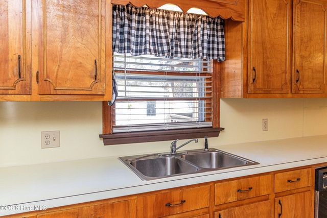 3305 Evelyn Drive, Kinston, NC 28504