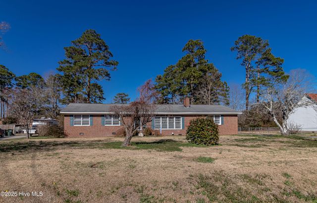 3305 Evelyn Drive, Kinston, NC 28504