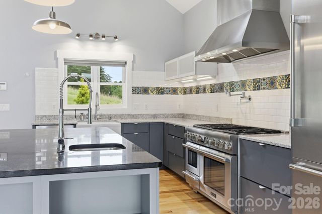 41 Bell Sprinkle Road, Weaverville, NC 28787