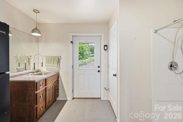 41 Bell Sprinkle Road, Weaverville, NC 28787