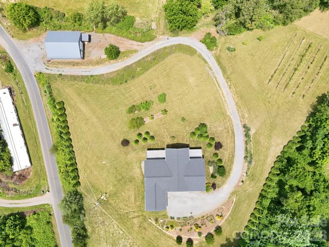 41 Bell Sprinkle Road, Weaverville, NC 28787