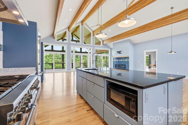 41 Bell Sprinkle Road, Weaverville, NC 28787