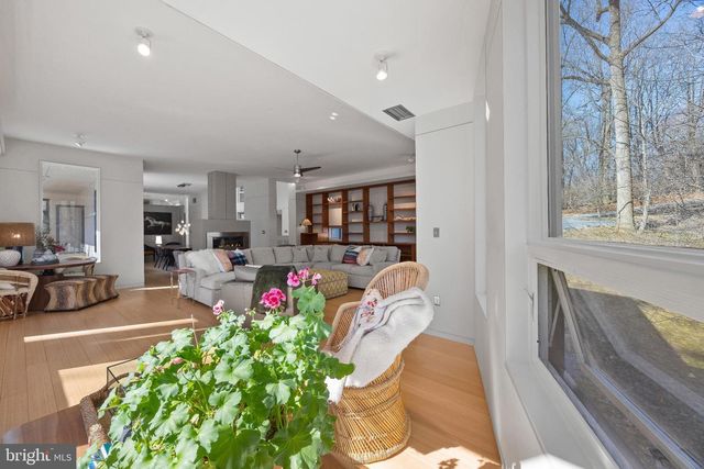 2923 WOODVALLEY DR, Baltimore, MD 21208