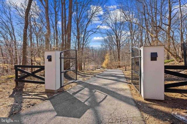 2923 WOODVALLEY DR, Baltimore, MD 21208