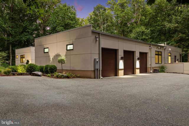 2923 WOODVALLEY DR, Baltimore, MD 21208