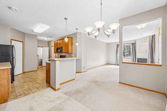 40 River Woods Drive W, Saint Paul Park, MN 55071