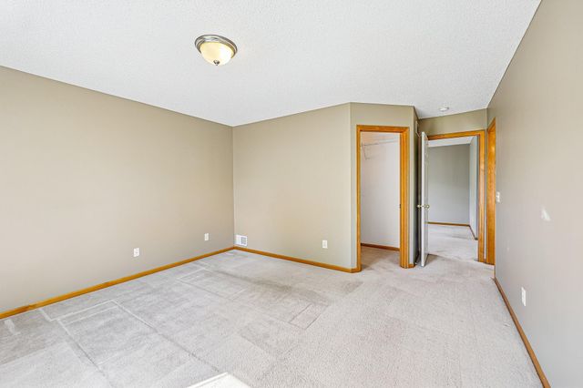 40 River Woods Drive W, Saint Paul Park, MN 55071