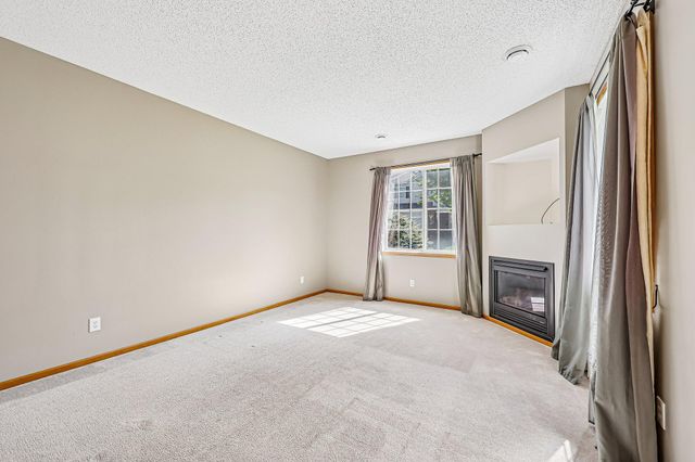 40 River Woods Drive W, Saint Paul Park, MN 55071