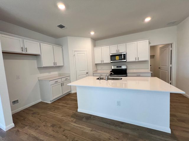 2005 Lazy Acres ST, Leander, TX 78641