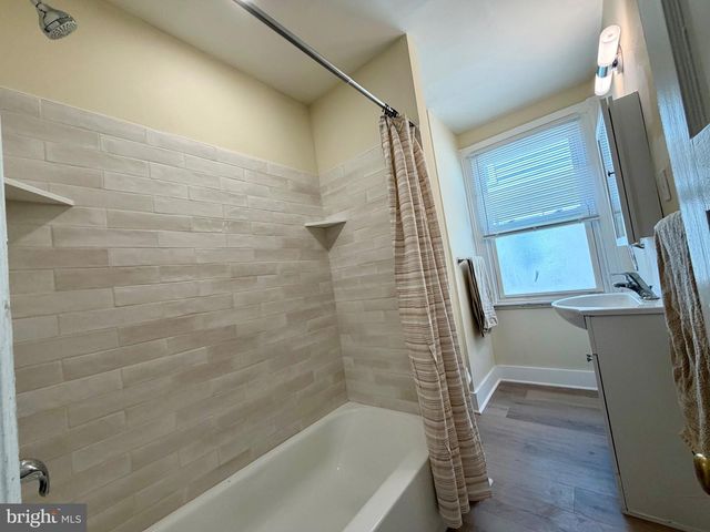 110 GRANDVIEW RD, Ardmore, PA 19003