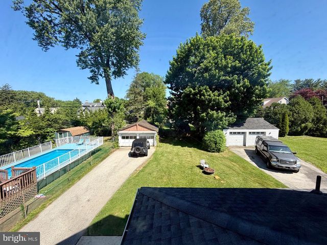 110 GRANDVIEW RD, Ardmore, PA 19003