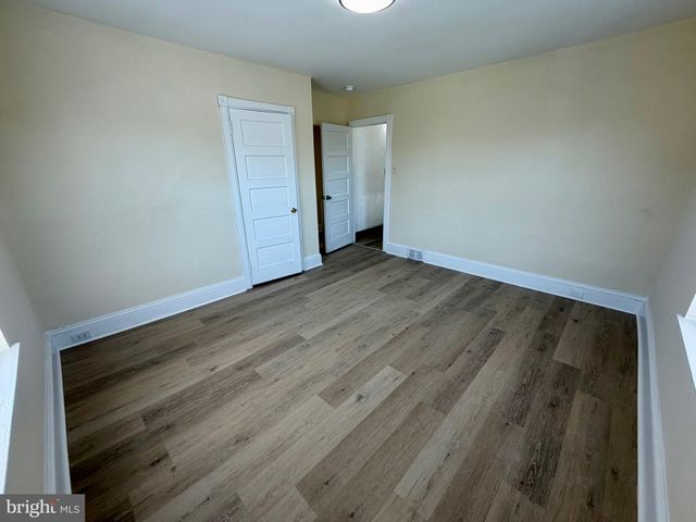 110 GRANDVIEW RD, Ardmore, PA 19003