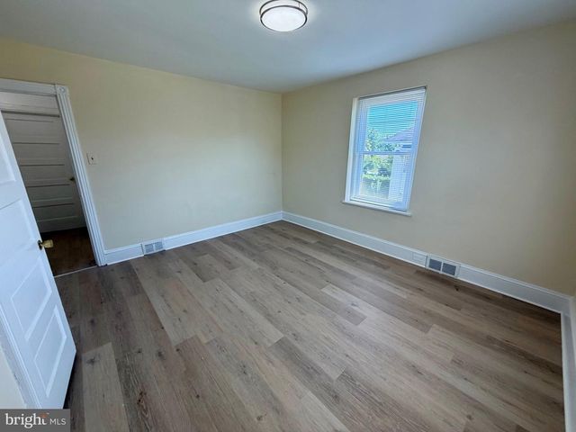 110 GRANDVIEW RD, Ardmore, PA 19003