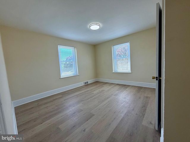 110 GRANDVIEW RD, Ardmore, PA 19003