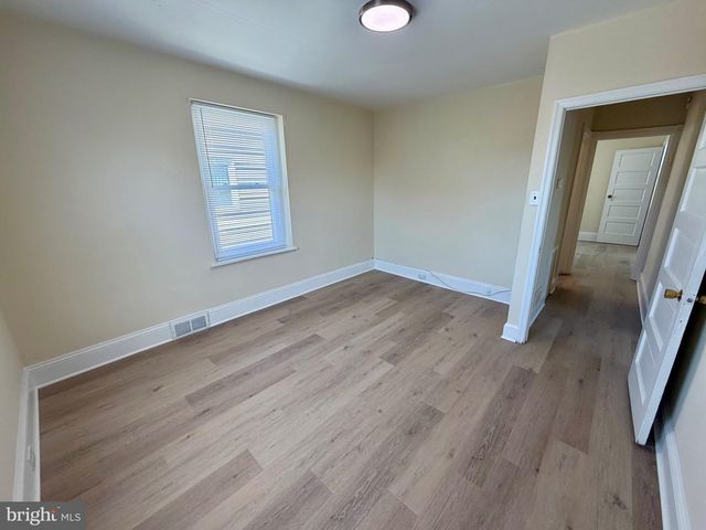 110 GRANDVIEW RD, Ardmore, PA 19003