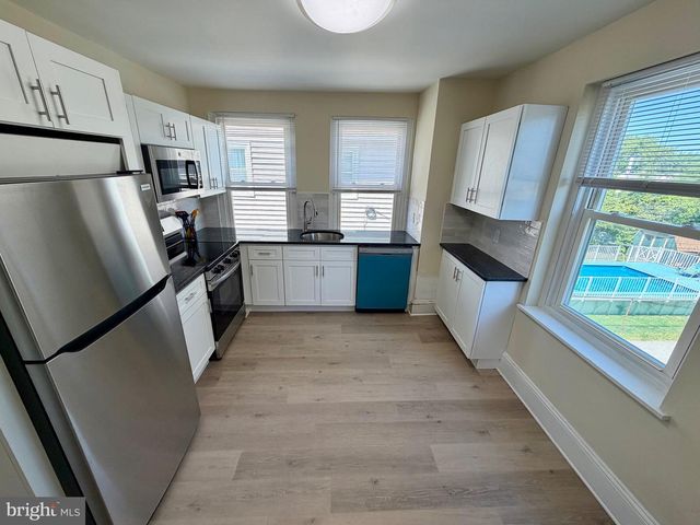 110 GRANDVIEW RD, Ardmore, PA 19003
