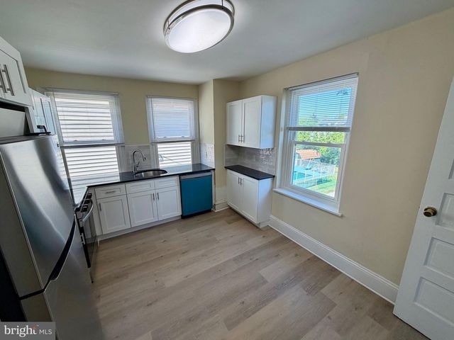 110 GRANDVIEW RD, Ardmore, PA 19003