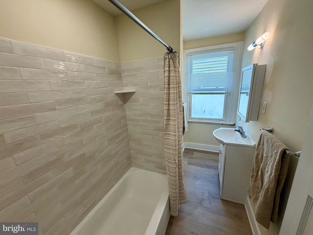 110 GRANDVIEW RD, Ardmore, PA 19003