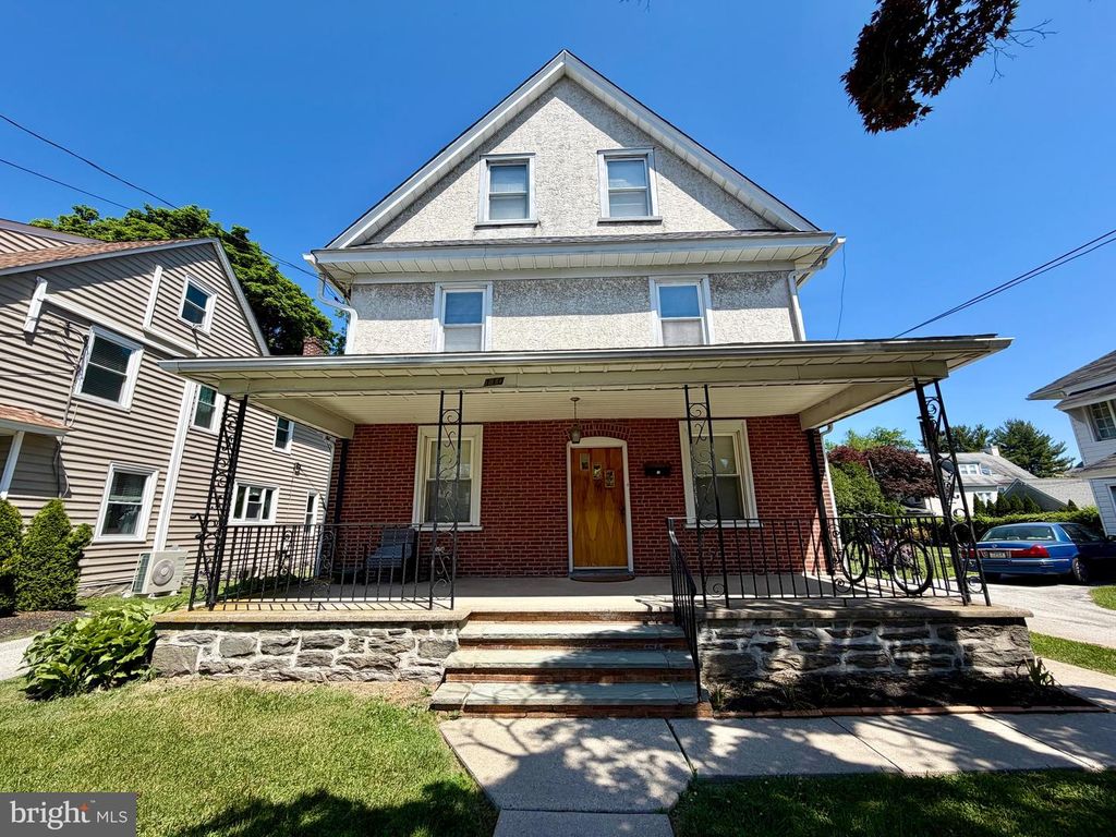 110 GRANDVIEW RD, Ardmore, PA 19003