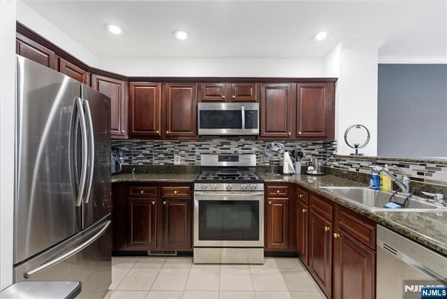 324 The Promenade, Edgewater, NJ 07020