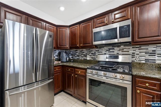 324 The Promenade, Edgewater, NJ 07020