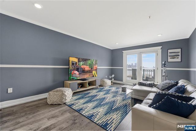 324 The Promenade, Edgewater, NJ 07020