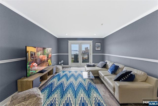 324 The Promenade, Edgewater, NJ 07020