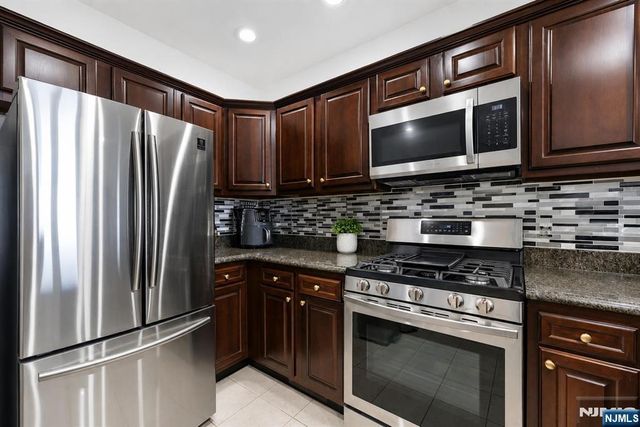 324 The Promenade, Edgewater, NJ 07020