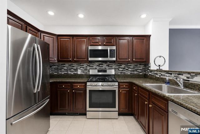 324 The Promenade, Edgewater, NJ 07020
