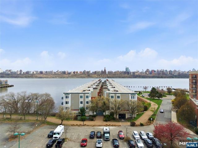 324 The Promenade, Edgewater, NJ 07020