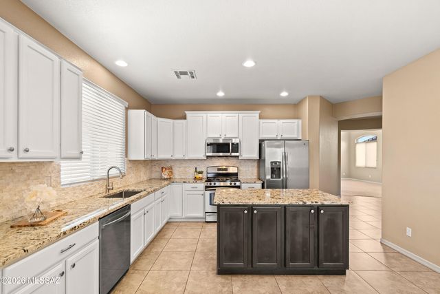 965 W Cork Oak Place, Oro Valley, AZ 85755