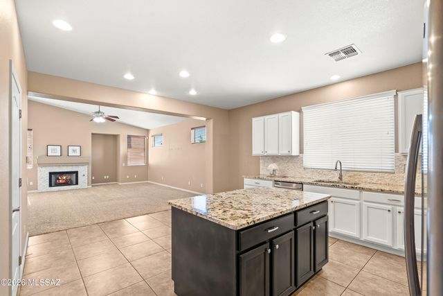 965 W Cork Oak Place, Oro Valley, AZ 85755