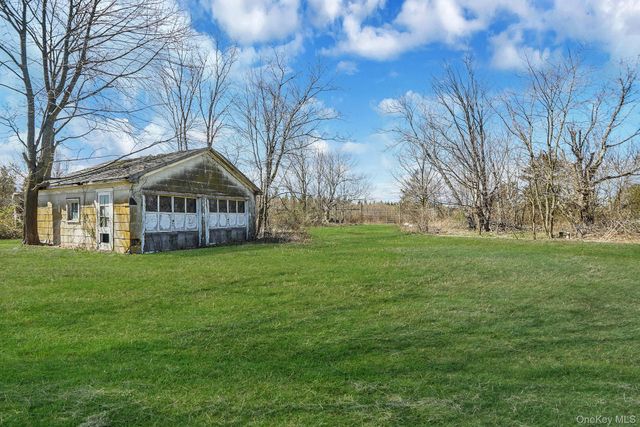 5528 Sound Avenue, Riverhead, NY 11901