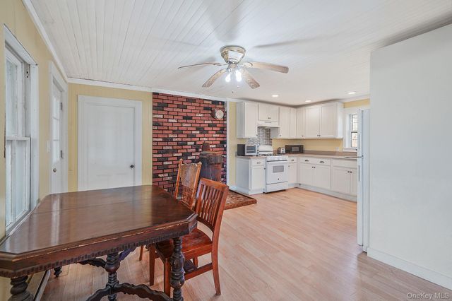 5528 Sound Avenue, Riverhead, NY 11901