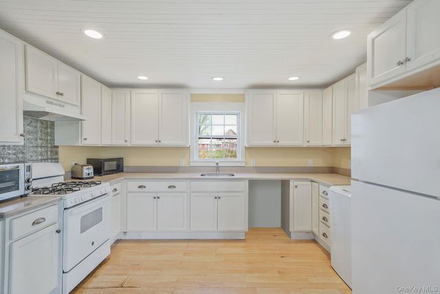 5528 Sound Avenue, Riverhead, NY 11901