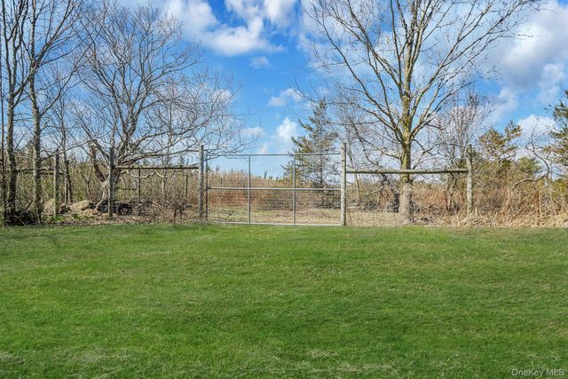 5528 Sound Avenue, Riverhead, NY 11901