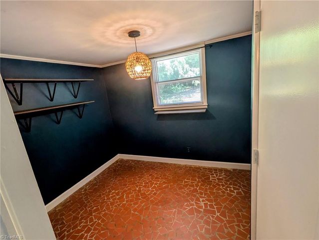 1004 Lockland Avenue, Winston-salem, NC 27103