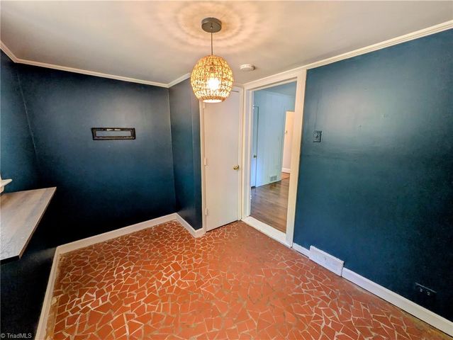 1004 Lockland Avenue, Winston-salem, NC 27103