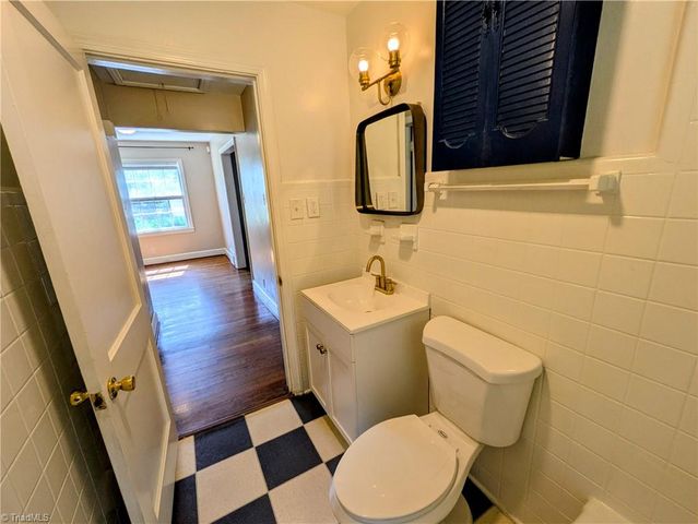 1004 Lockland Avenue, Winston-salem, NC 27103