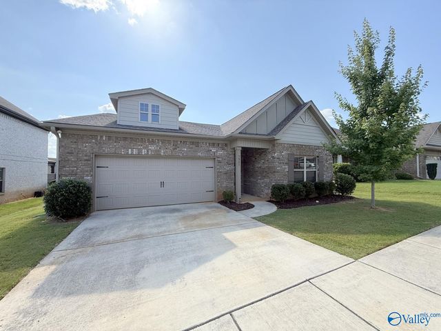 7921 Gabriela Drive NW, Huntsville, AL 35806