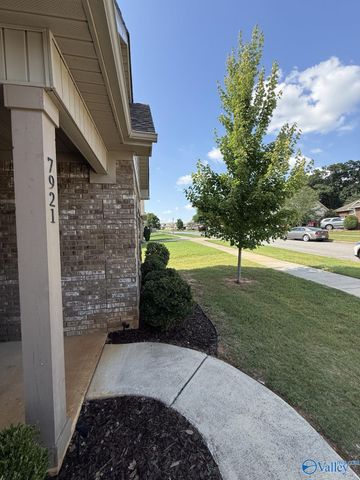 7921 Gabriela Drive NW, Huntsville, AL 35806