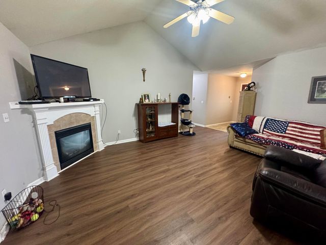5006 SANDSTONE DR, Columbia, MO 65202