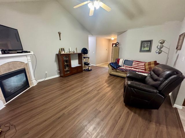 5006 SANDSTONE DR, Columbia, MO 65202